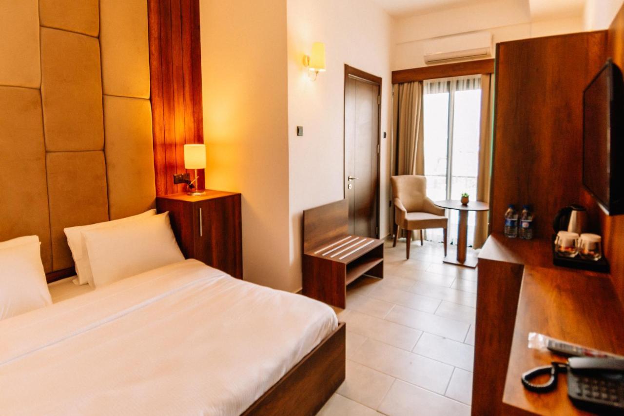 Cezar'S Airport Hotel Nicosia Exterior photo