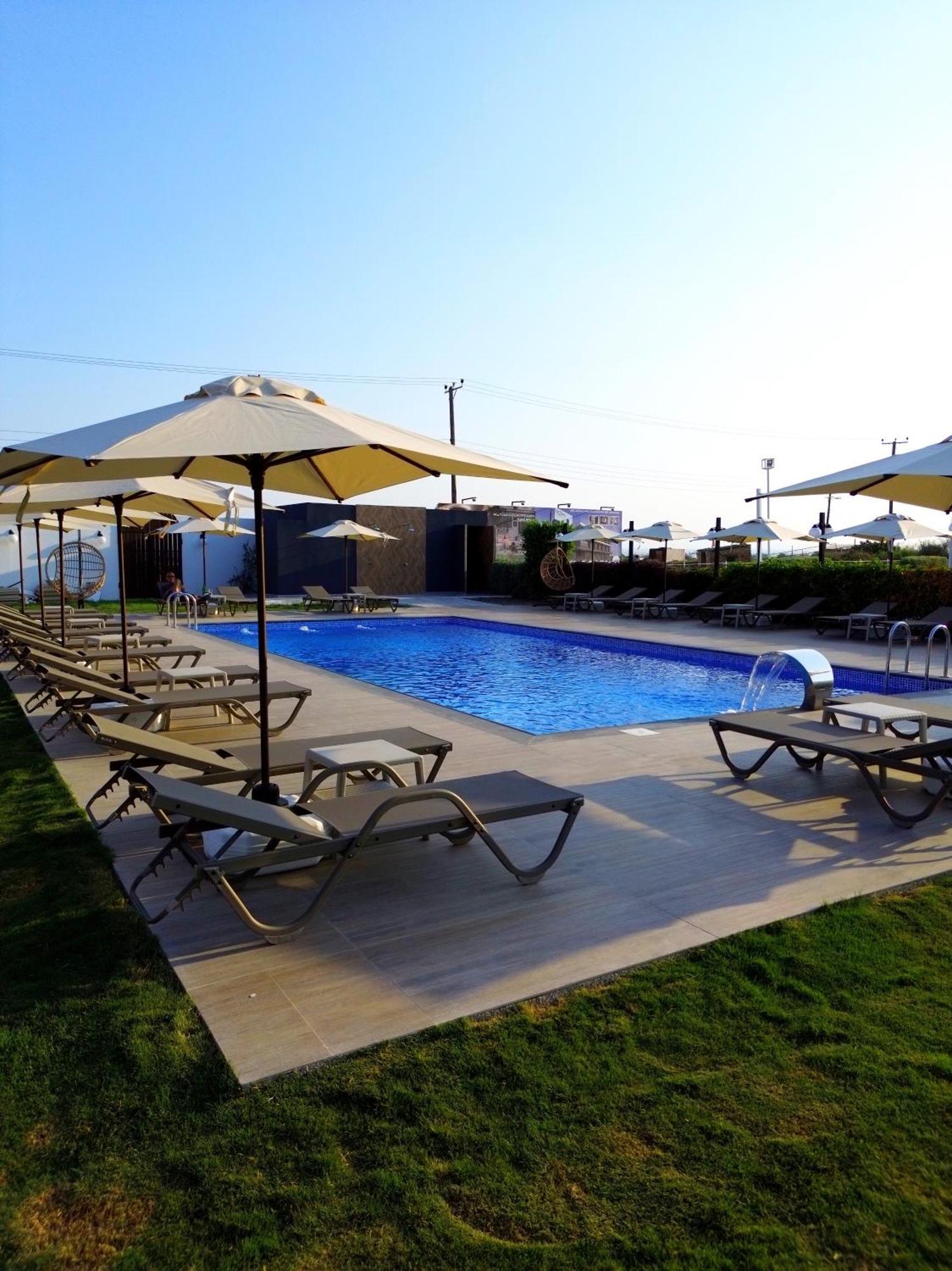 Cezar'S Airport Hotel Nicosia Exterior photo
